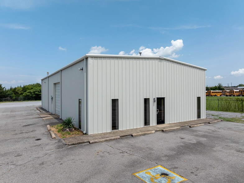 More Photos Of 333 Maddox-simpson Pky, Lebanon Warehouse For Lease