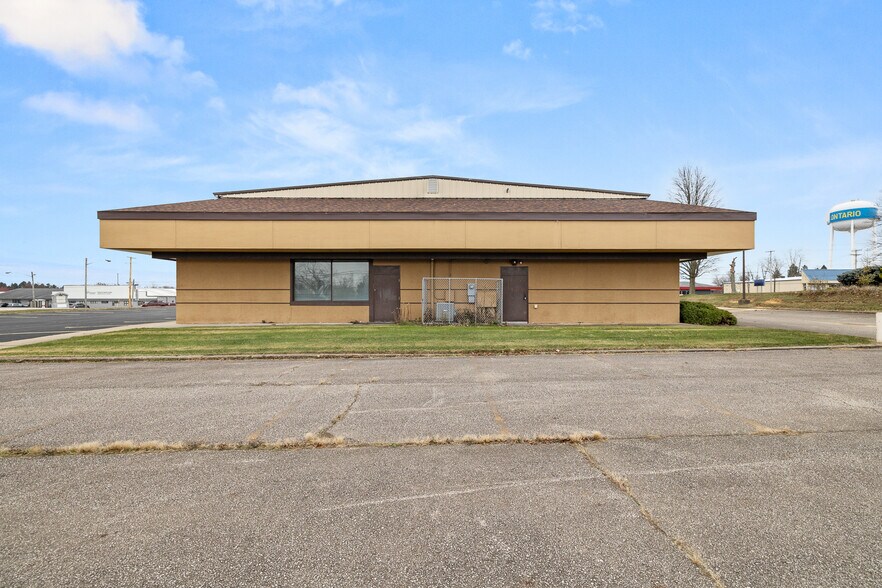 More Photos Of 2050 W Fourth St, Mansfield Medical For Lease