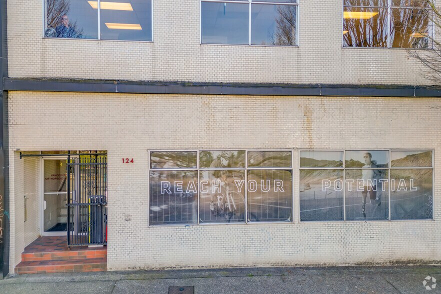 More Photos Of 124 W 8th Ave, Vancouver Medical For Lease