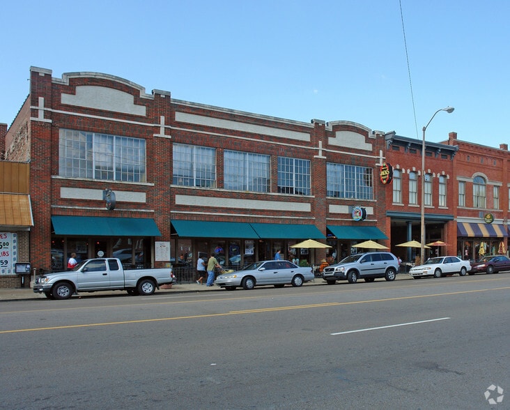 More Photos Of 420 Broad St, Chattanooga Storefront For Lease