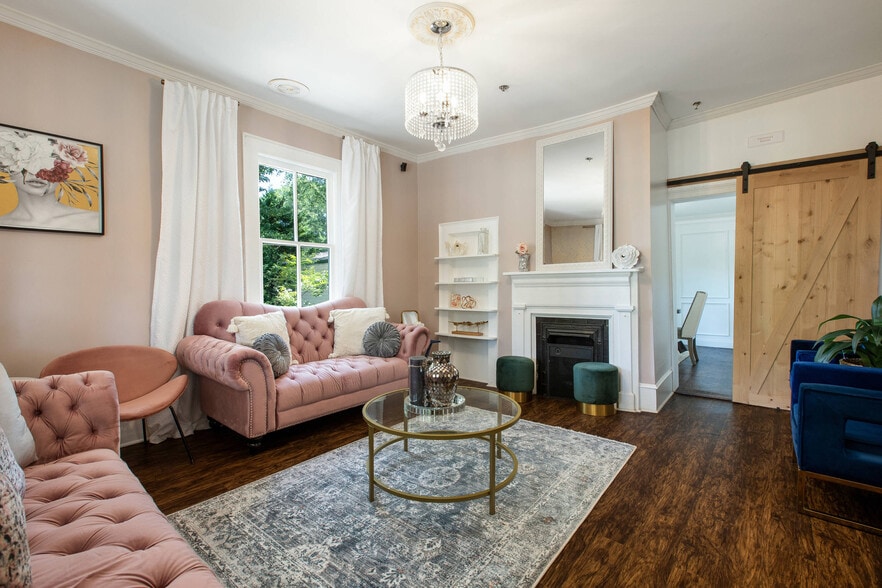 More Photos Of 5459 E Mountain St, Stone Mountain Restaurant For Sale