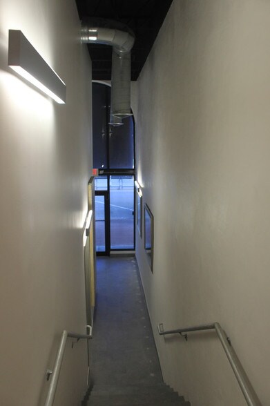More Photos Of 2475 Hollywood Blvd, Hollywood Office For Lease