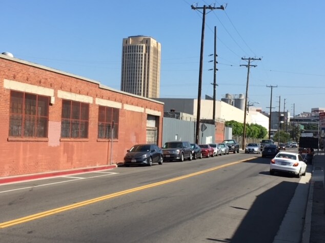 More Photos Of 749 E Temple St, Los Angeles Showroom For Lease