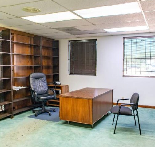 More Photos Of 10626 Kinghurst St, Houston Office For Sale