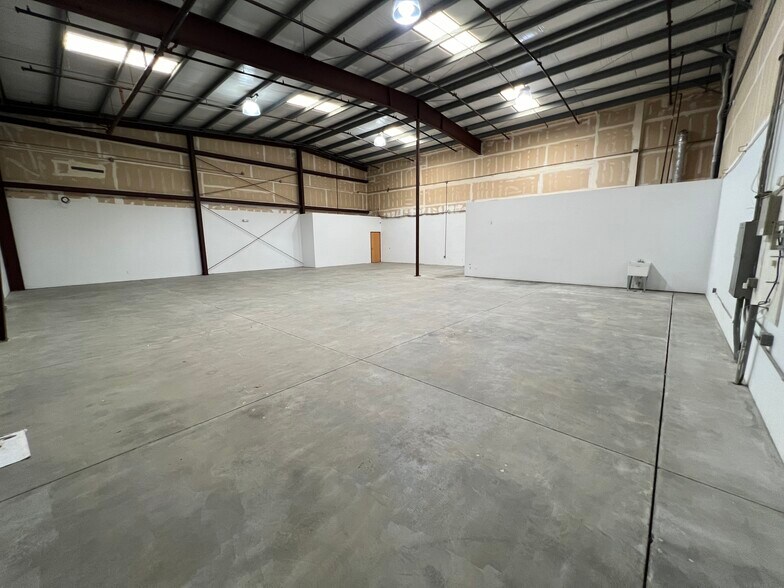 More Photos Of 470 W Larch Rd, Tracy Service For Sale