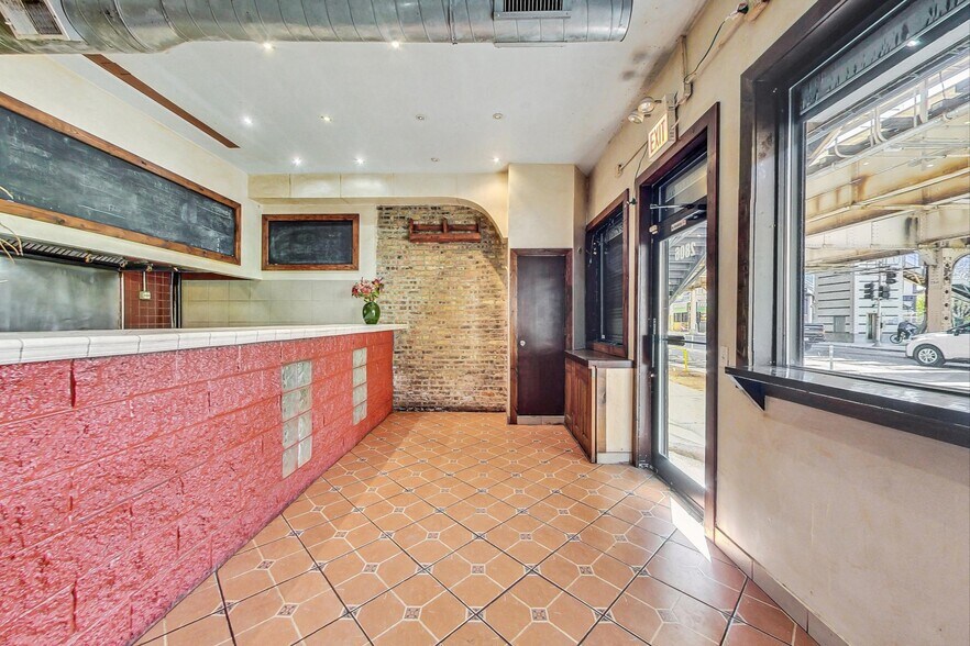 More Photos Of 2806 W Lake St, Chicago Fast Food For Lease
