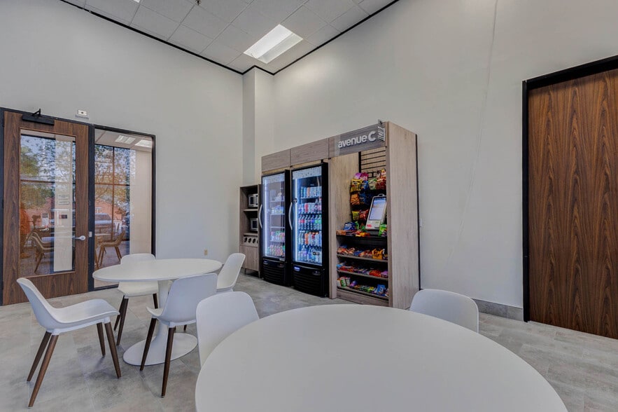 More Photos Of 1800 Bering Dr, Houston Office For Lease