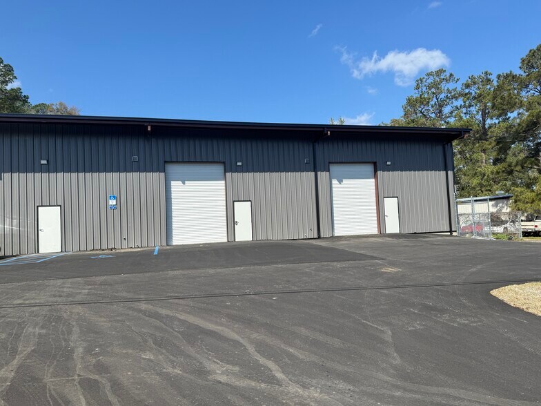 More Photos Of 1372 Blountstown St, Tallahassee Warehouse For Lease