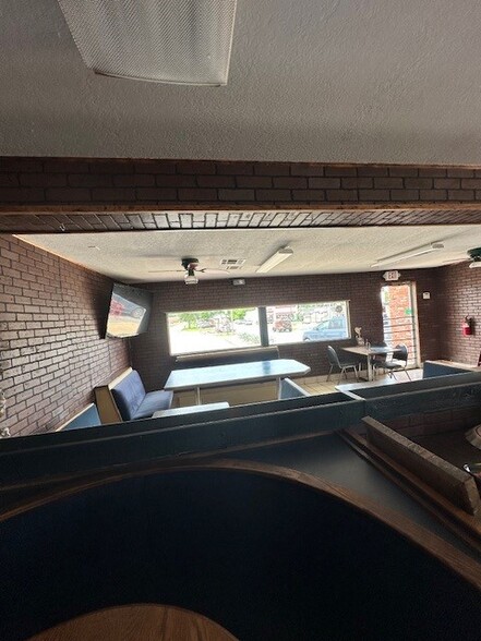 More Photos Of 1100 N York St, Muskogee Restaurant For Sale