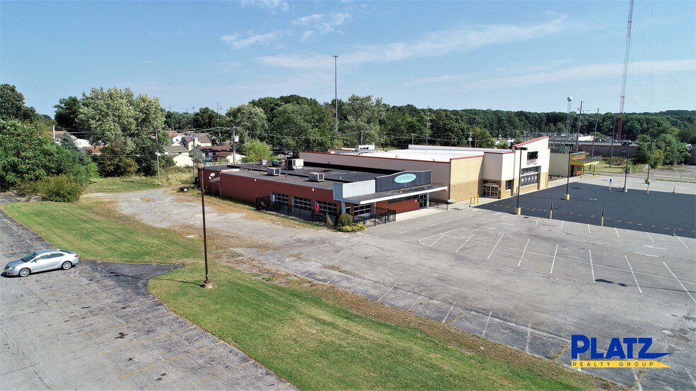 More Photos Of 876 E Midlothian Blvd, Youngstown Freestanding For Sale