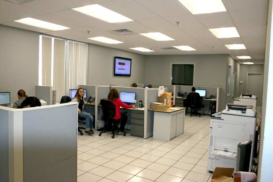 More Photos Of 1138 Barranca Dr, El Paso Warehouse For Lease