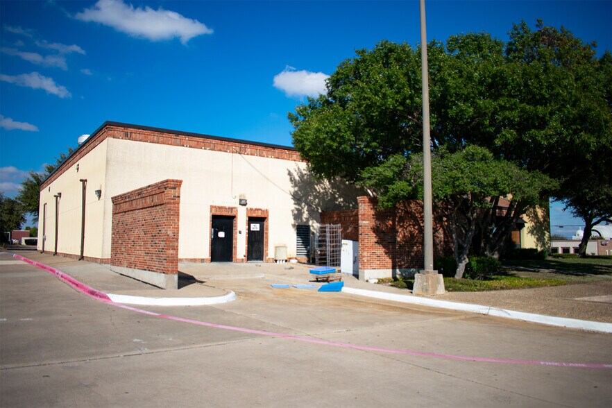 More Photos Of 1801 N Plano Rd, Richardson Specialty For Lease
