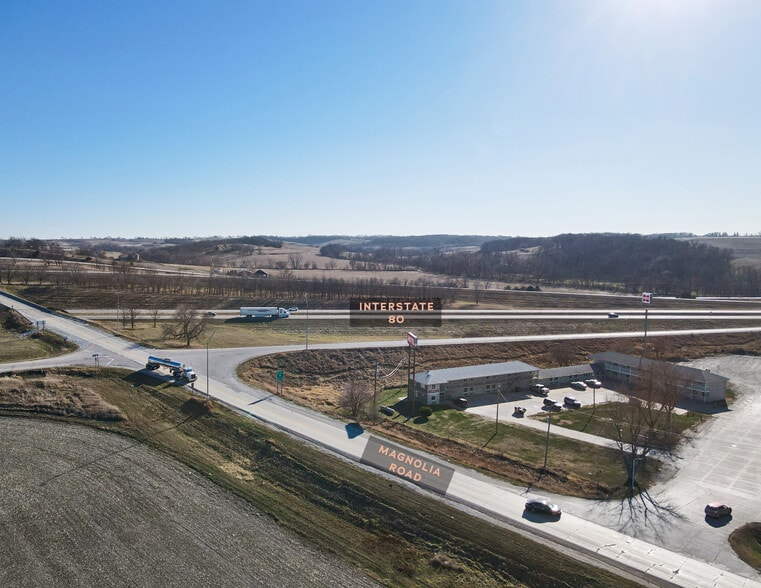 More Photos Of 26553 Magnolia Road, Underwood Hotel For Sale