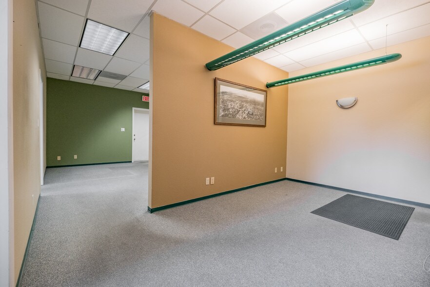 More Photos Of 110 W Arroyo St, Reno Office For Sale