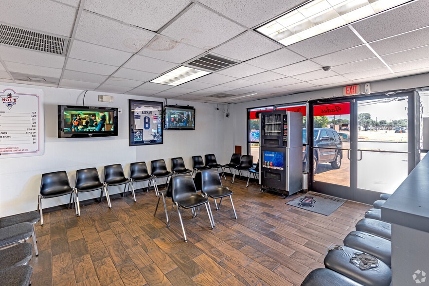 More Photos Of 109 N Story Rd, Irving Service For Sale