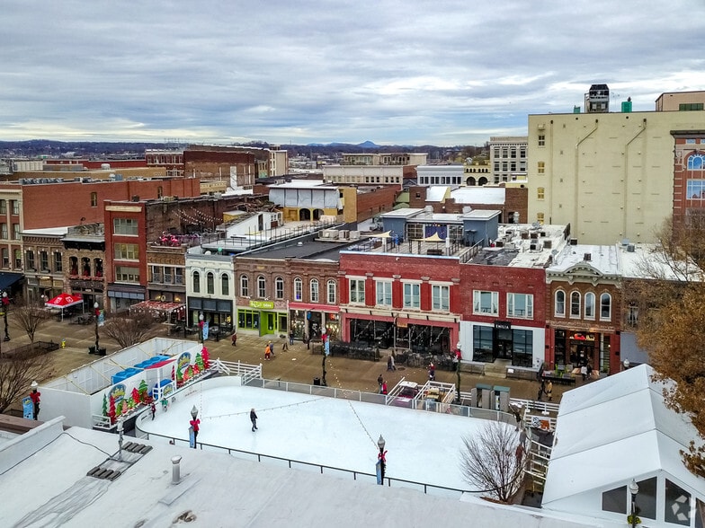 More Photos Of 17 Market Sq, Knoxville Storefront Retail Office For Sale