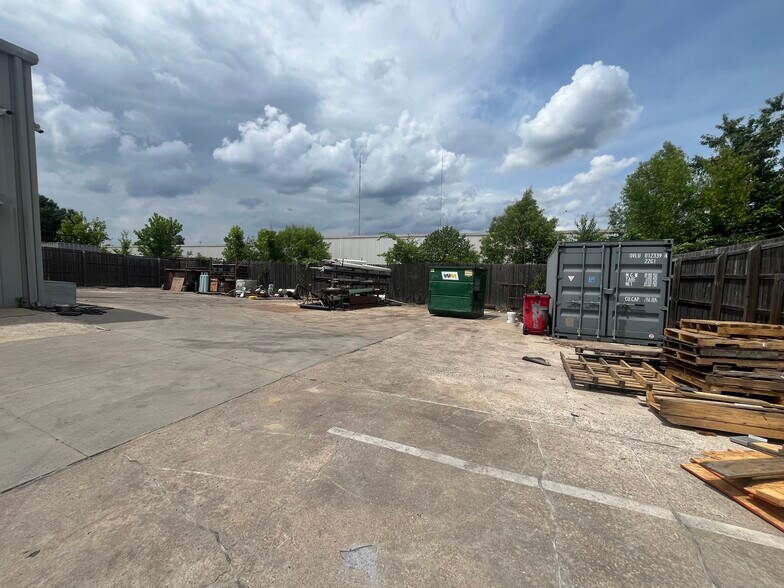 More Photos Of 7500 Appling Center Dr, Memphis Warehouse For Sale