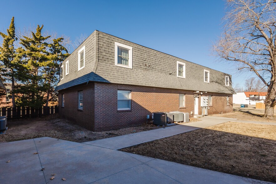 More Photos Of 3102 Sierra Pky, Hutchinson Apartments For Sale