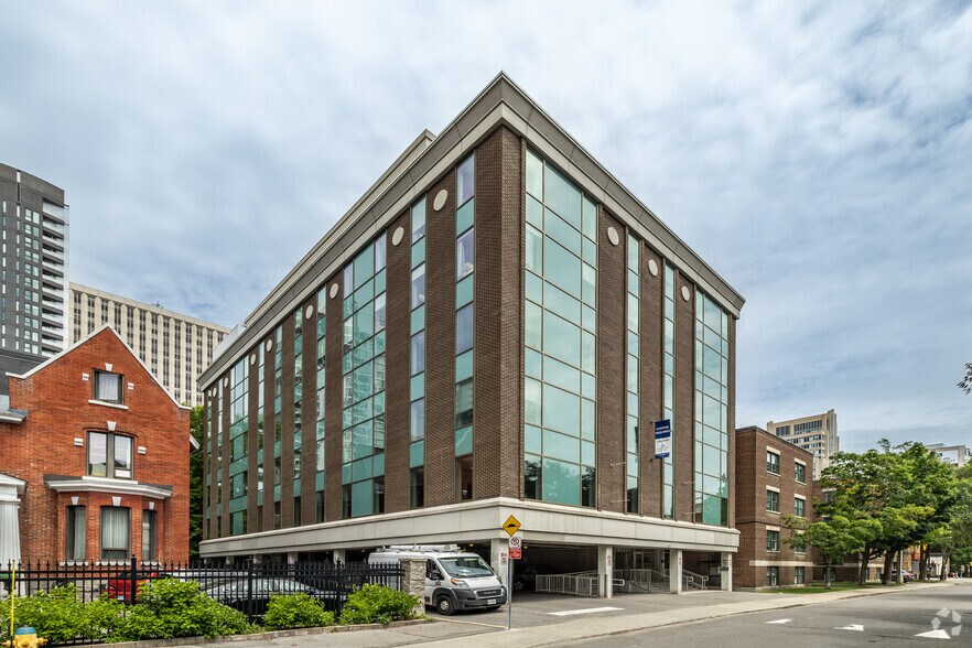 Primary Photo Of 245 Cooper St, Ottawa Office For Lease