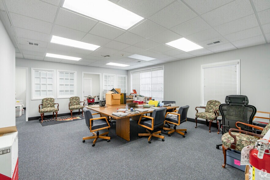 More Photos Of 125 E Virginia Ave, Bessemer City Bank For Sale