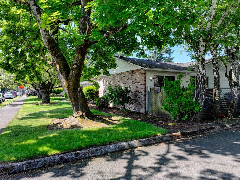 More Photos Of 1397-1407 SE 130th Ave, Portland Apartments For Sale