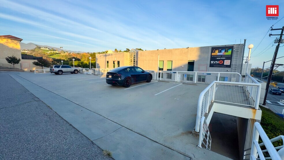 More Photos Of 28955 Pacific Coast Hwy, Malibu Storefront Retail Office For Sale