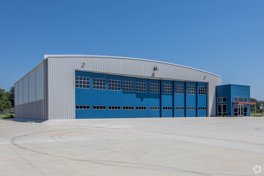 More Photos Of 10030 Airport Rd, Conroe Airplane Hangar For Sale