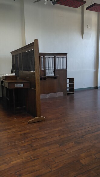 More Photos Of 907 Main St, Clarkdale General Retail For Lease