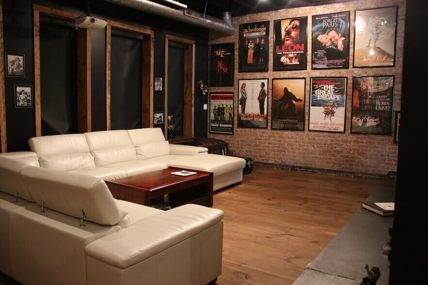 More Photos Of 537 Main St, Buffalo Storefront Retail Residential For Sale