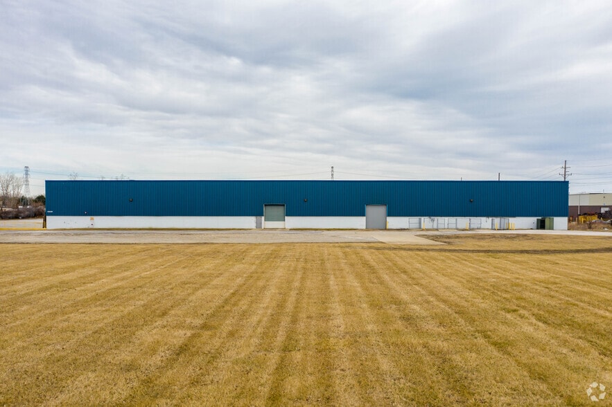 More Photos Of 42600 Merrill Rd, Sterling Heights Warehouse For Lease