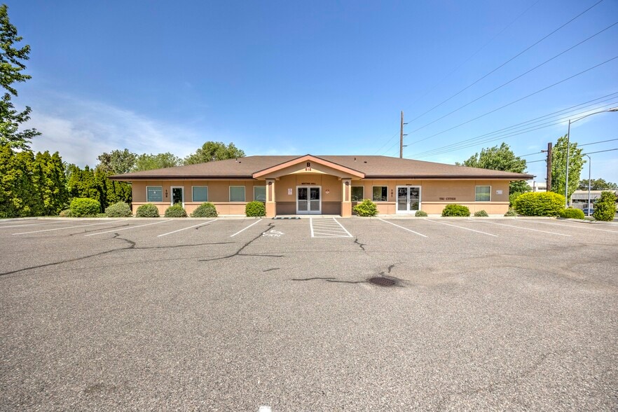 Primary Photo Of 515 N Neel St, Kennewick Storefront Retail Office For Lease