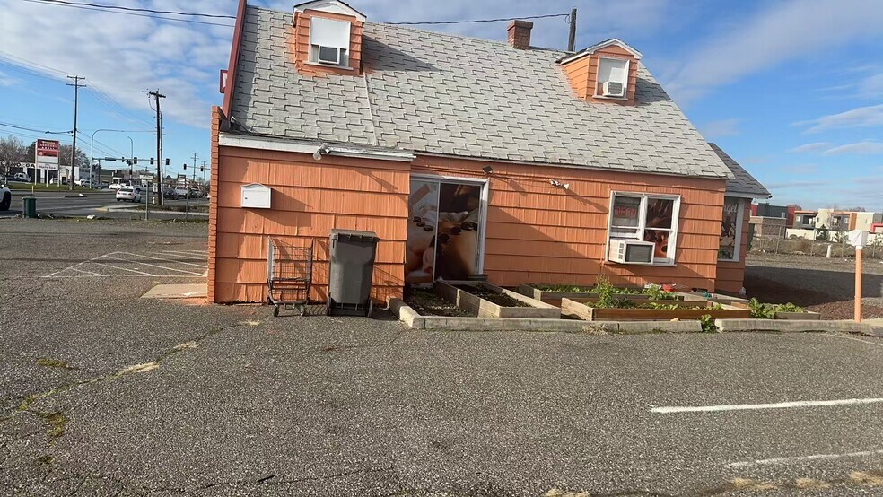 More Photos Of 4218 W Clearwater Ave, Kennewick Auto Dealership For Sale