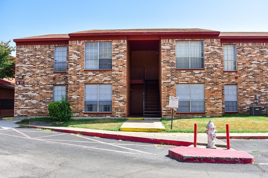 More Photos Of 1105 N 18th St, Killeen Apartments For Sale
