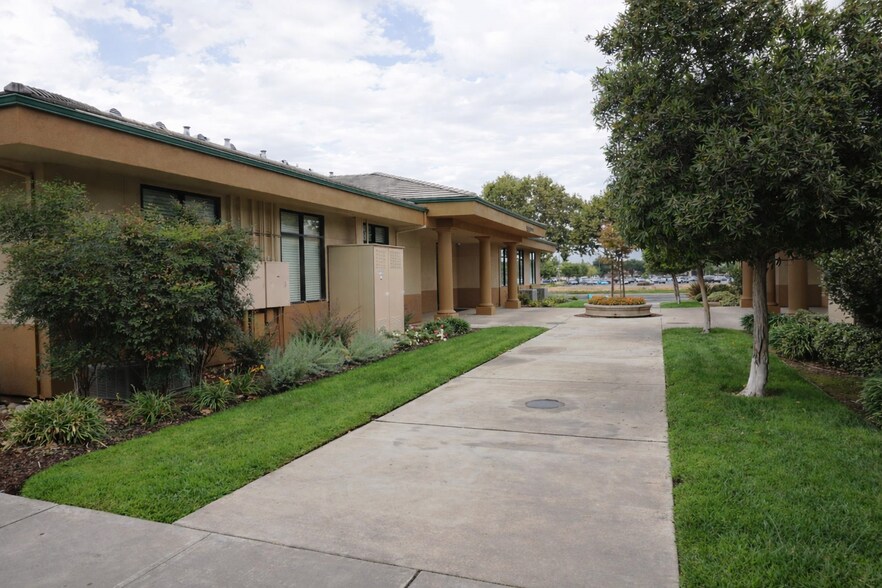 More Photos Of 1455 E G St, Oakdale Medical For Lease
