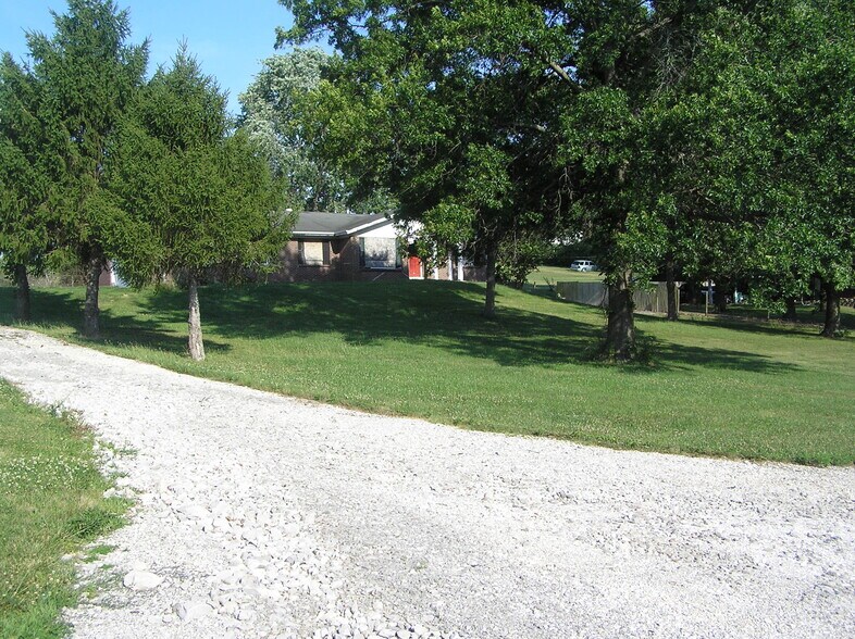 More Photos Of 10290 Veterans Memorial Pky, O'Fallon Office For Sale