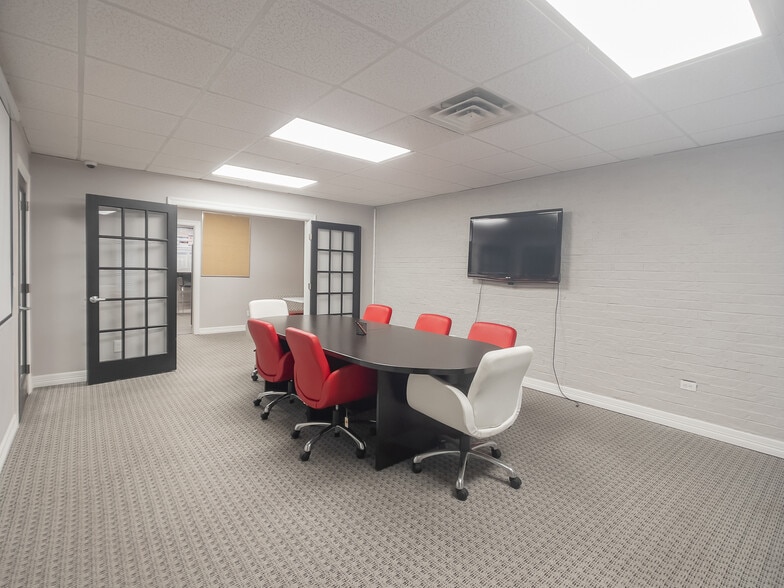 More Photos Of 6001 Nw Expressway, Oklahoma City Office For Sale