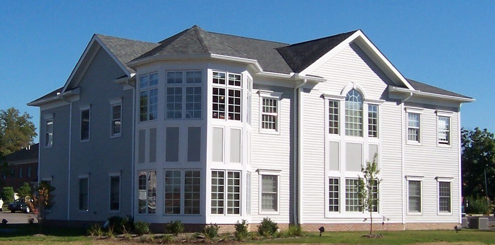 More Photos Of 10 Northwest Ave, Tallmadge Office For Sale