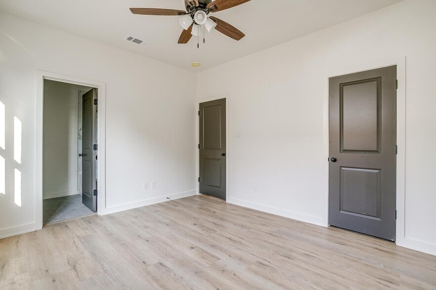 More Photos Of 3108 Frazier Ave, Fort Worth Multifamily For Sale