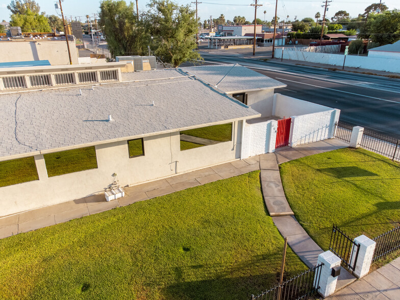 Primary Photo Of 114 J St, Brawley Office Residential For Lease