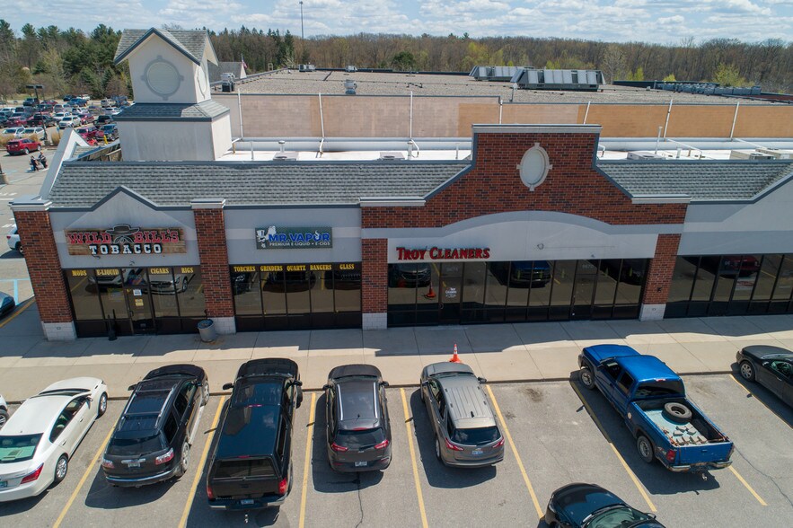 More Photos Of 9580-9616 Chilson Commons, Pinckney Unknown For Lease