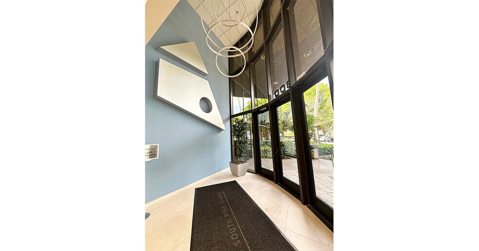 More Photos Of 300 S Pine Island Rd, Plantation Office For Lease