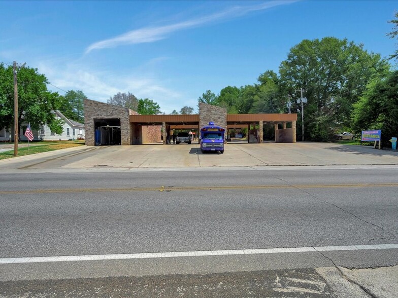 Primary Photo Of 611 Tenaha St, Center Carwash For Sale