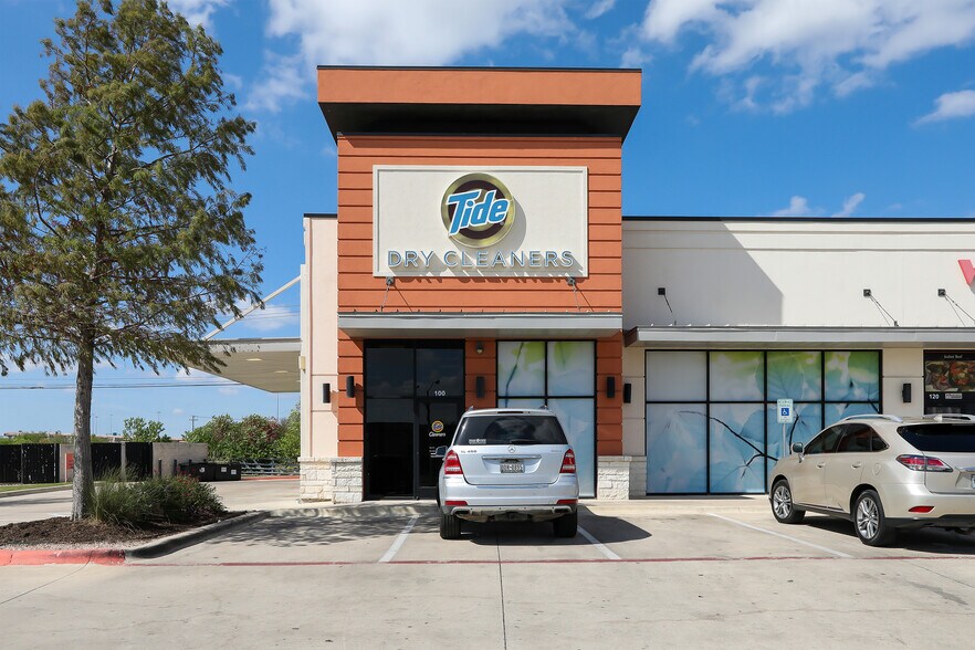 More Photos Of 3200 Greenlawn Blvd, Round Rock General Retail For Lease