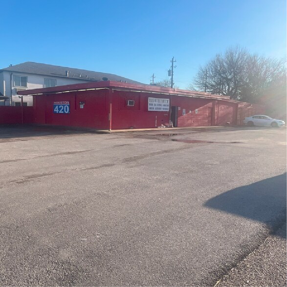 Primary Photo Of 8226 Gulf Fwy, Houston Freestanding For Sale