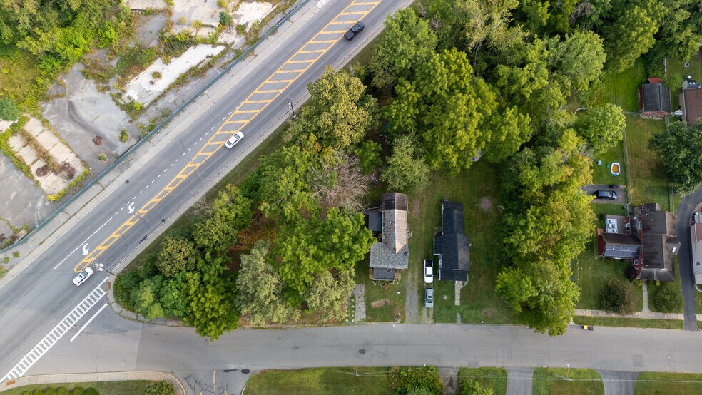 More Photos Of 35 Union St, Ballston Spa Flex For Sale