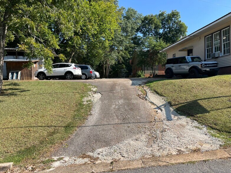 More Photos Of 406 S Lewis St, Lagrange Office For Lease