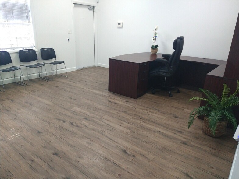 More Photos Of 3501 NW 10th Ave, Oakland Park Warehouse For Lease