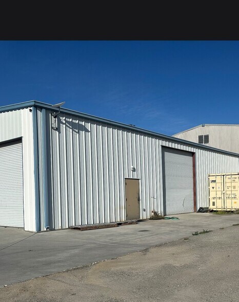 More Photos Of 2321 Fallon Rd, Hollister Distribution For Lease