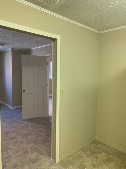 More Photos Of 115 Augusta St, McCormick Office For Lease