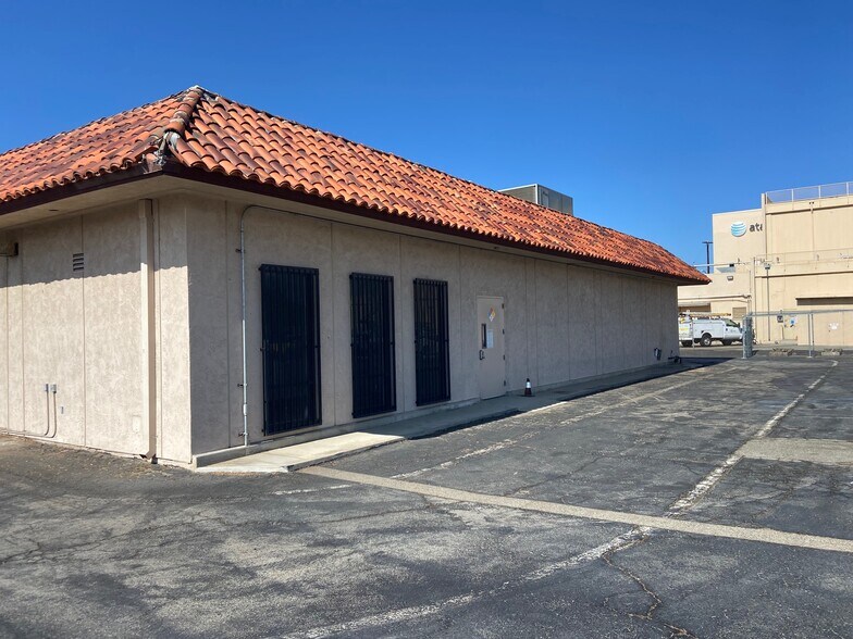 More Photos Of 921 E Palmdale Blvd, Palmdale Office For Sale